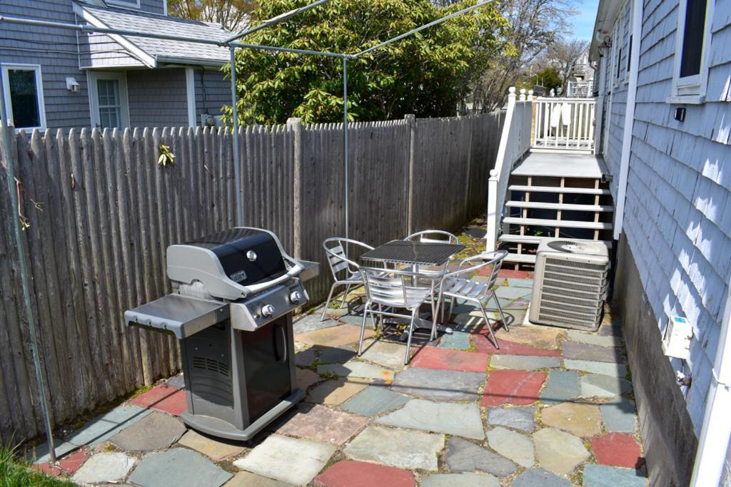 Seaside Serenity, Just A Block /0.1 Mile Away From The Beach Yarmouth Port Eksteriør billede