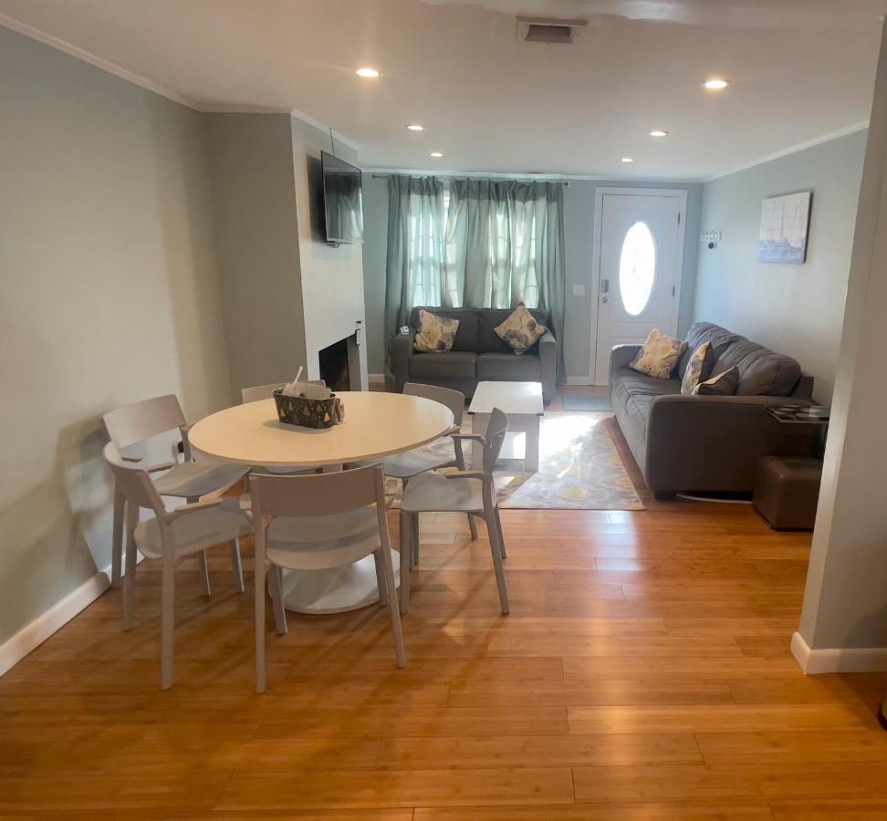 Seaside Serenity, Just A Block /0.1 Mile Away From The Beach Yarmouth Port Eksteriør billede