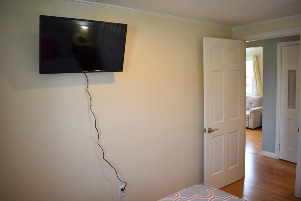 Seaside Serenity, Just A Block /0.1 Mile Away From The Beach Yarmouth Port Eksteriør billede