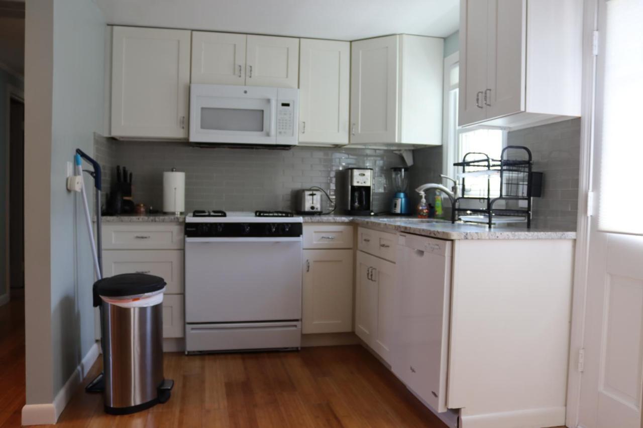 Seaside Serenity, Just A Block /0.1 Mile Away From The Beach Yarmouth Port Eksteriør billede